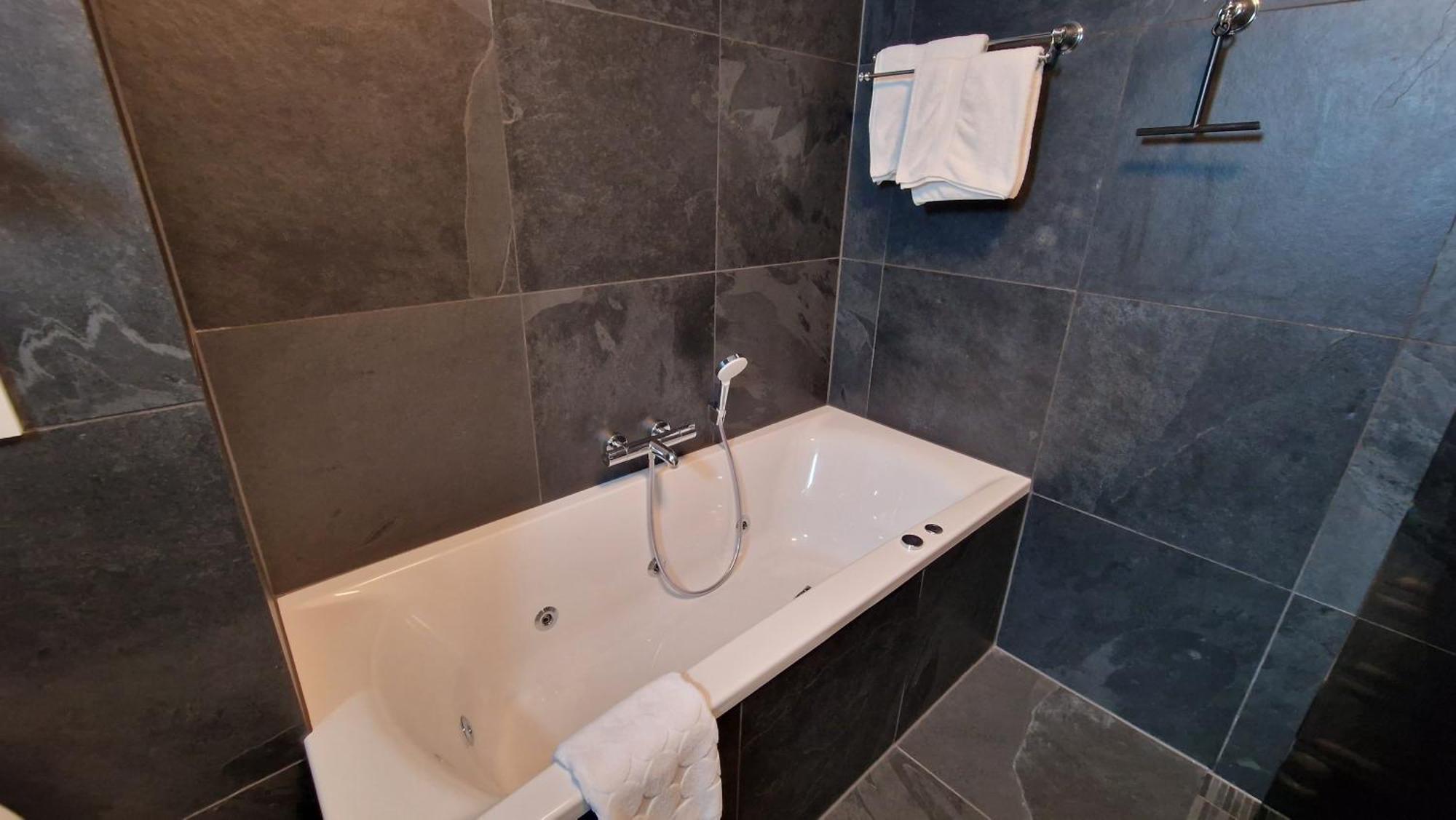 نونسبيت B&B De Droomhoeve الغرفة الصورة